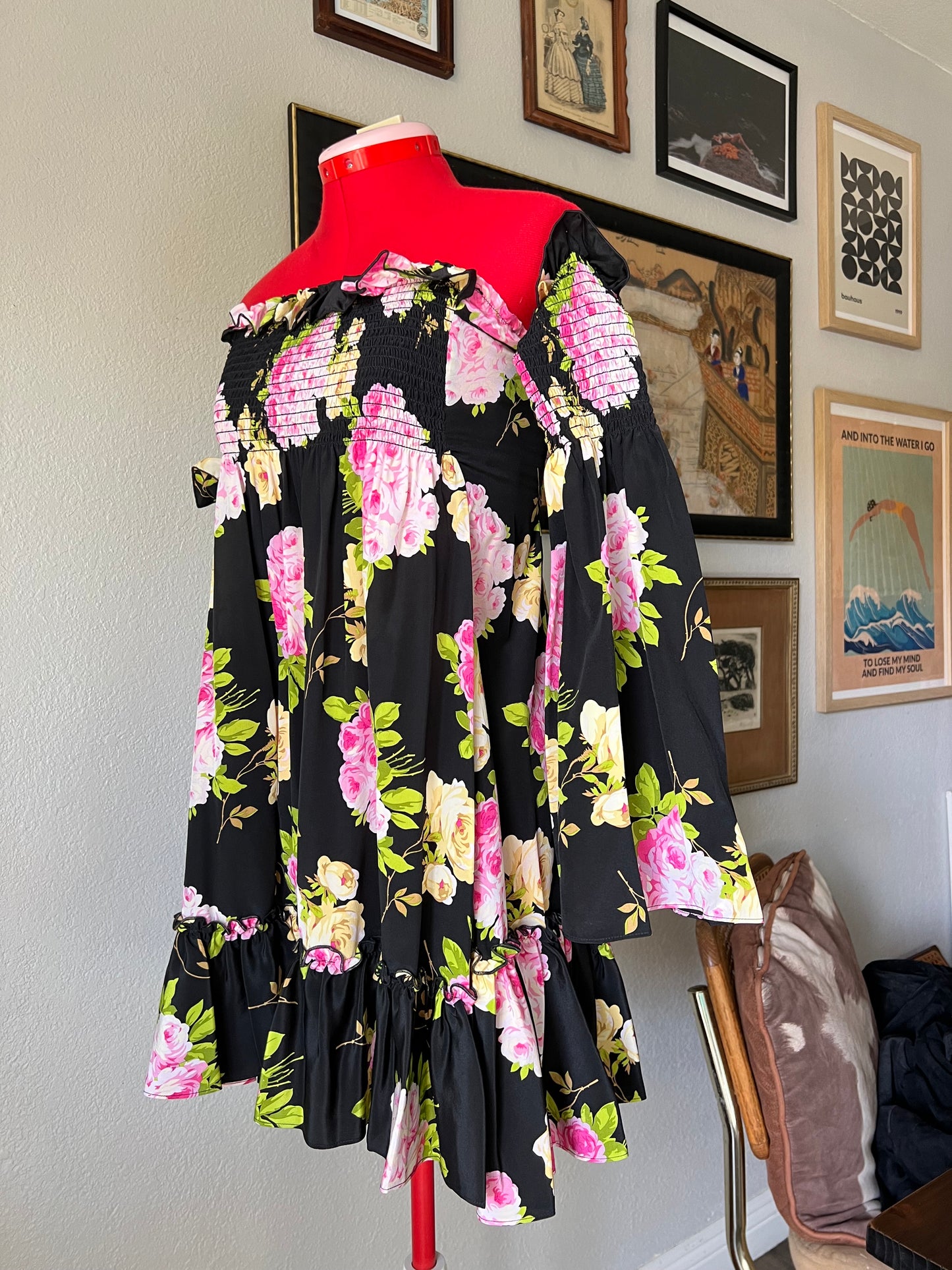 BNWT 100% Silk Betsey Johnson Floral Off Shoulder Mini Dress in Black and Pink - Medium