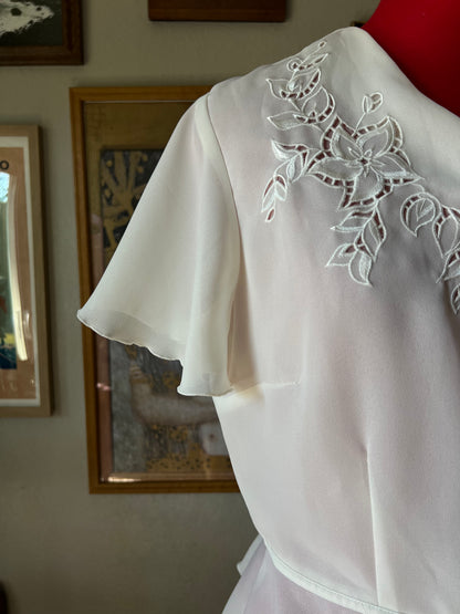 80s Pearl Scalloped Blouse with Flower Embroidery - US 12