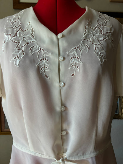 80s Pearl Scalloped Blouse with Flower Embroidery - US 12