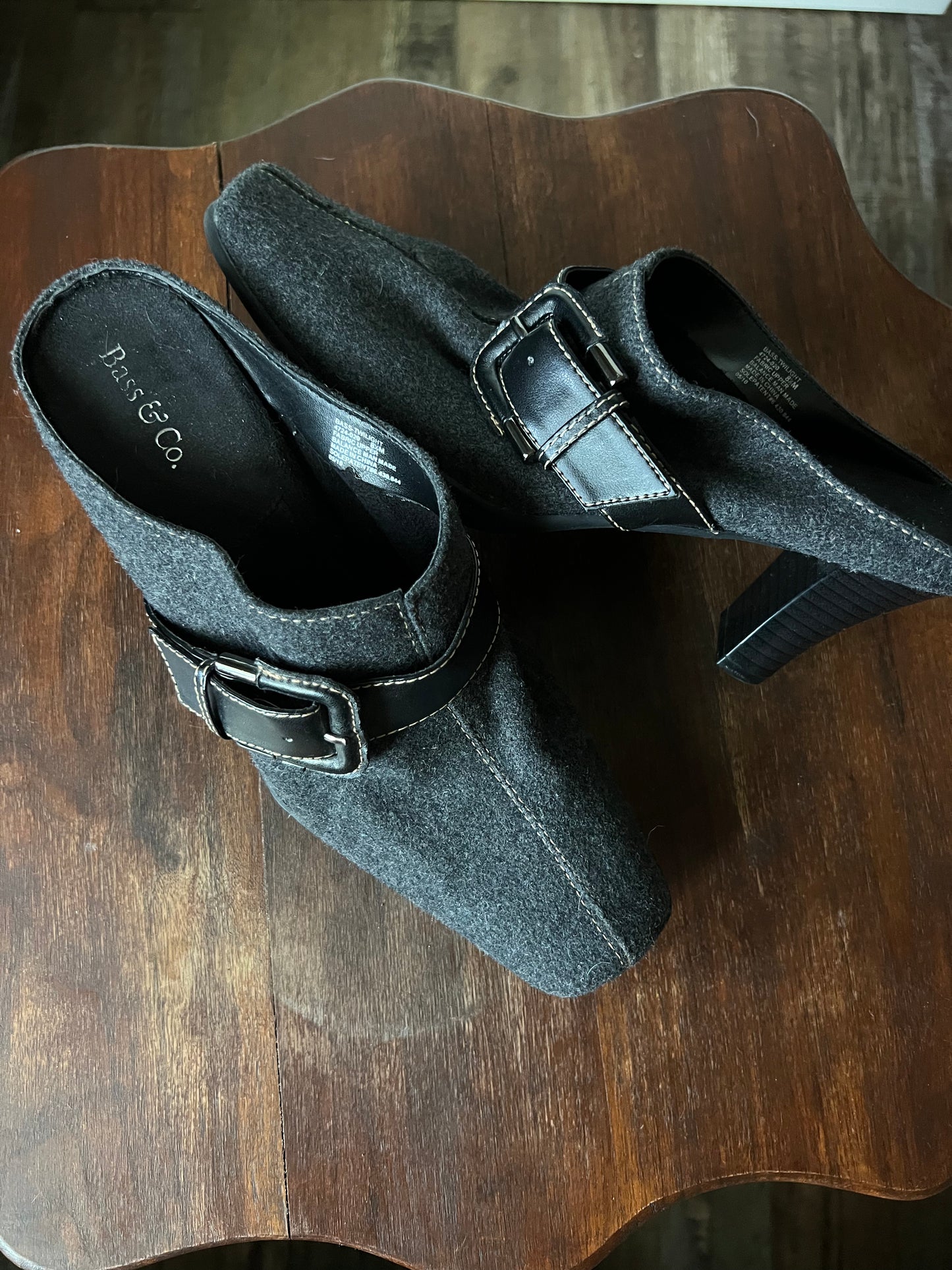 Slip On Mule Heels with Leather Buckle - US 8.5