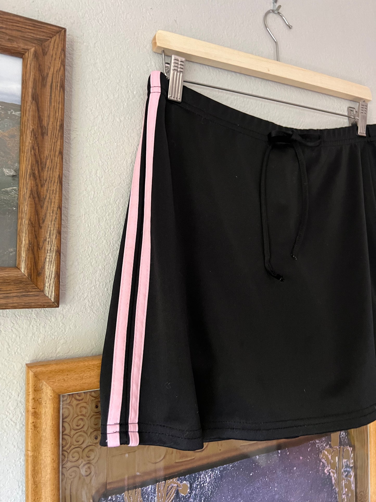 90s Black and Pink Mini Athletic Skort Coquette Bow - Large