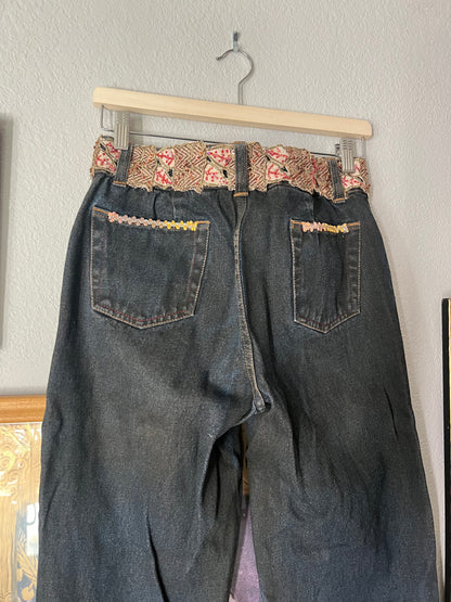 Y2K RARE Jeans with Embellished Belt and Pockets - 28"