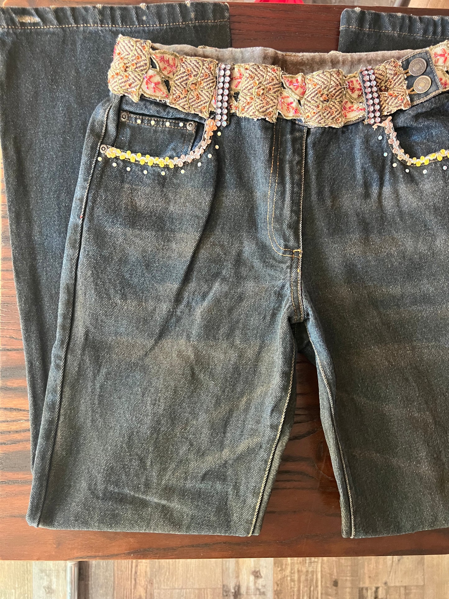 Y2K RARE Jeans with Embellished Belt and Pockets - 28"