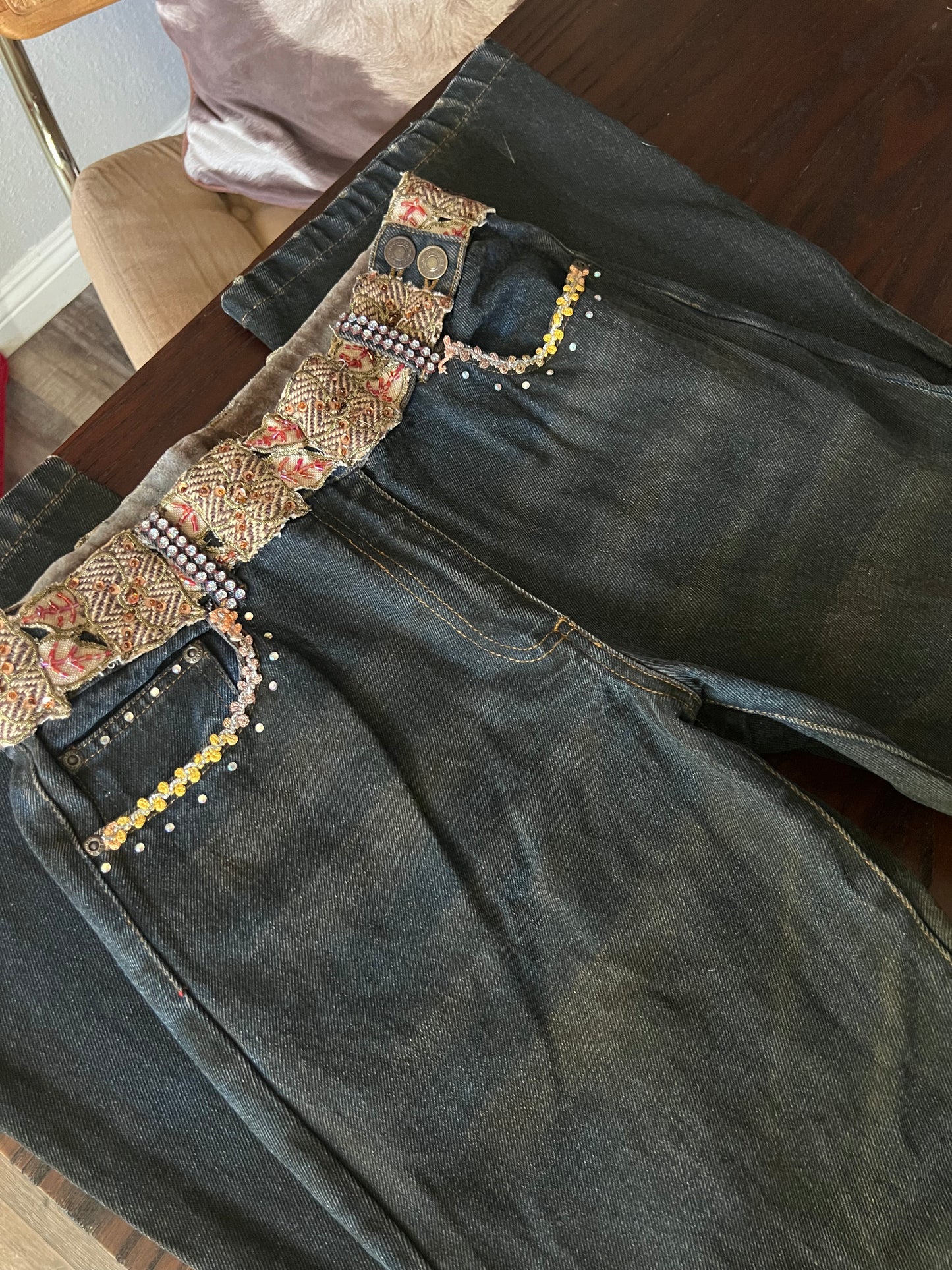 Y2K RARE Jeans with Embellished Belt and Pockets - 28"