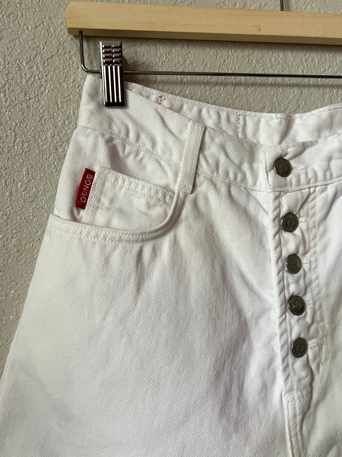 90s Vintage White High Waisted Button Flap Shorts - 26"